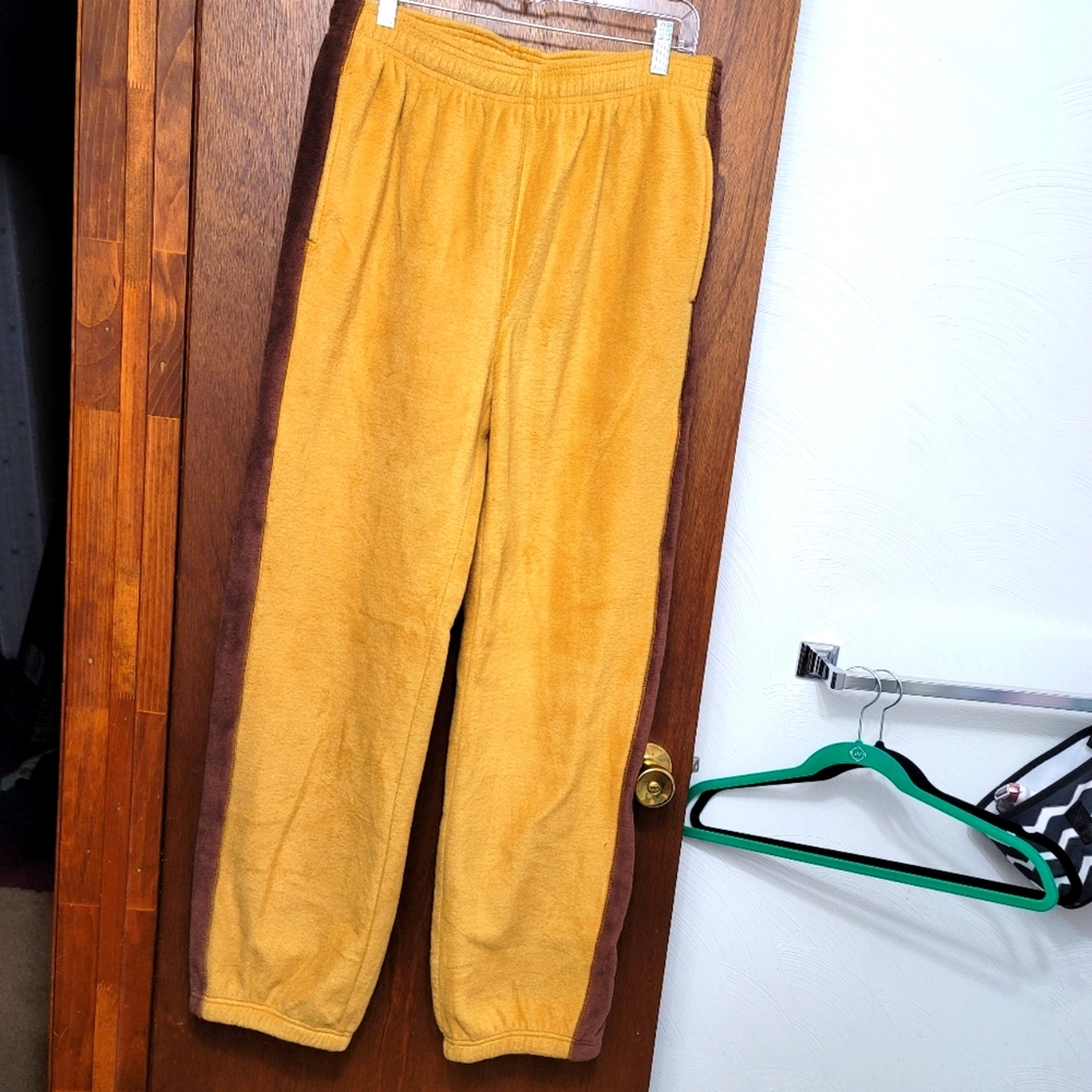 NWT.  CHAMPS sweatpants.   Size L.  (405)